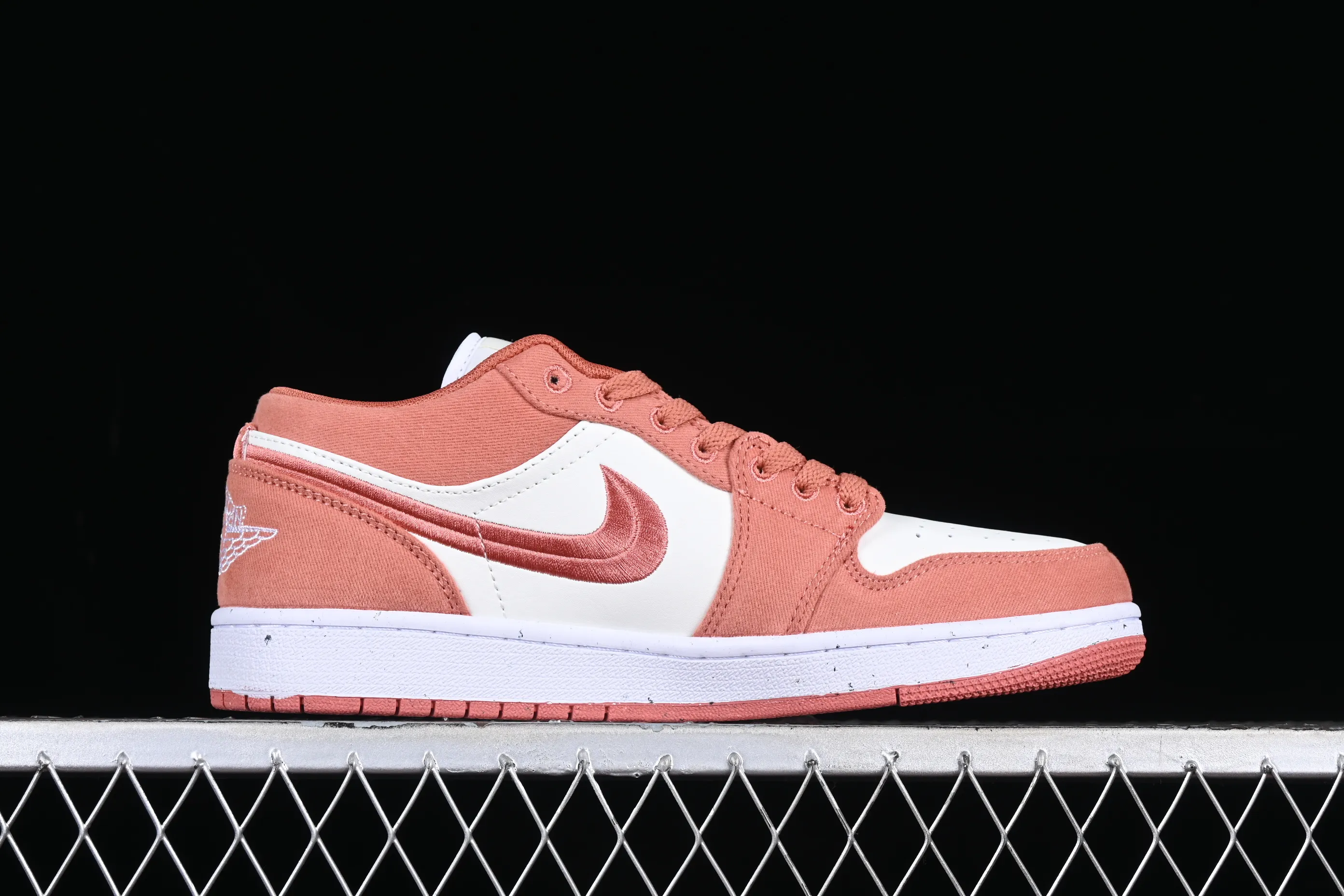 All categories Air Jordan Jordan series basketball shoes Air Jordan 1 Low Air Jordan 1 Low "Canvas" AJ1 Joe 1 pink and white low-top cultural basketball shoes FN3722-801